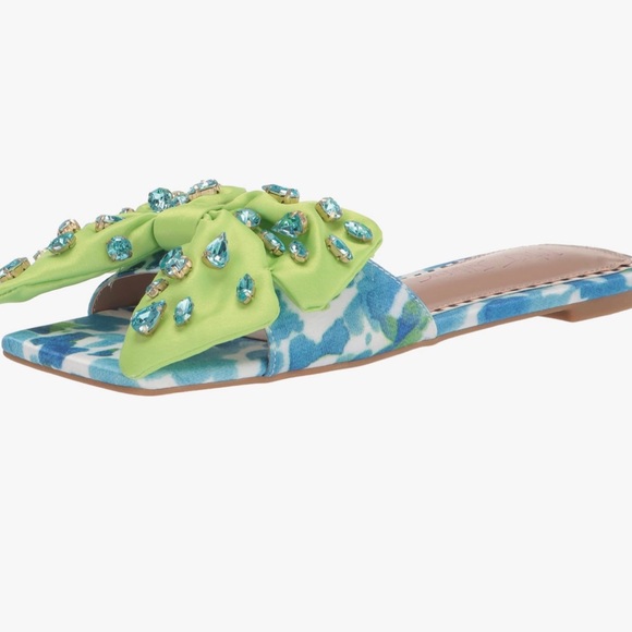 SANDAL - Picture 2 of 9